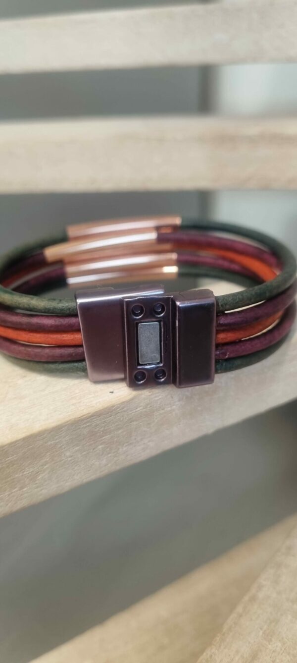 Bracelet en cuir rond et tubes or rosé