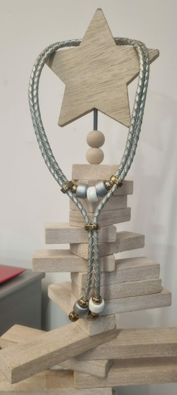 Collier en cuir tressé cuir perles en céramique blanche et argentée