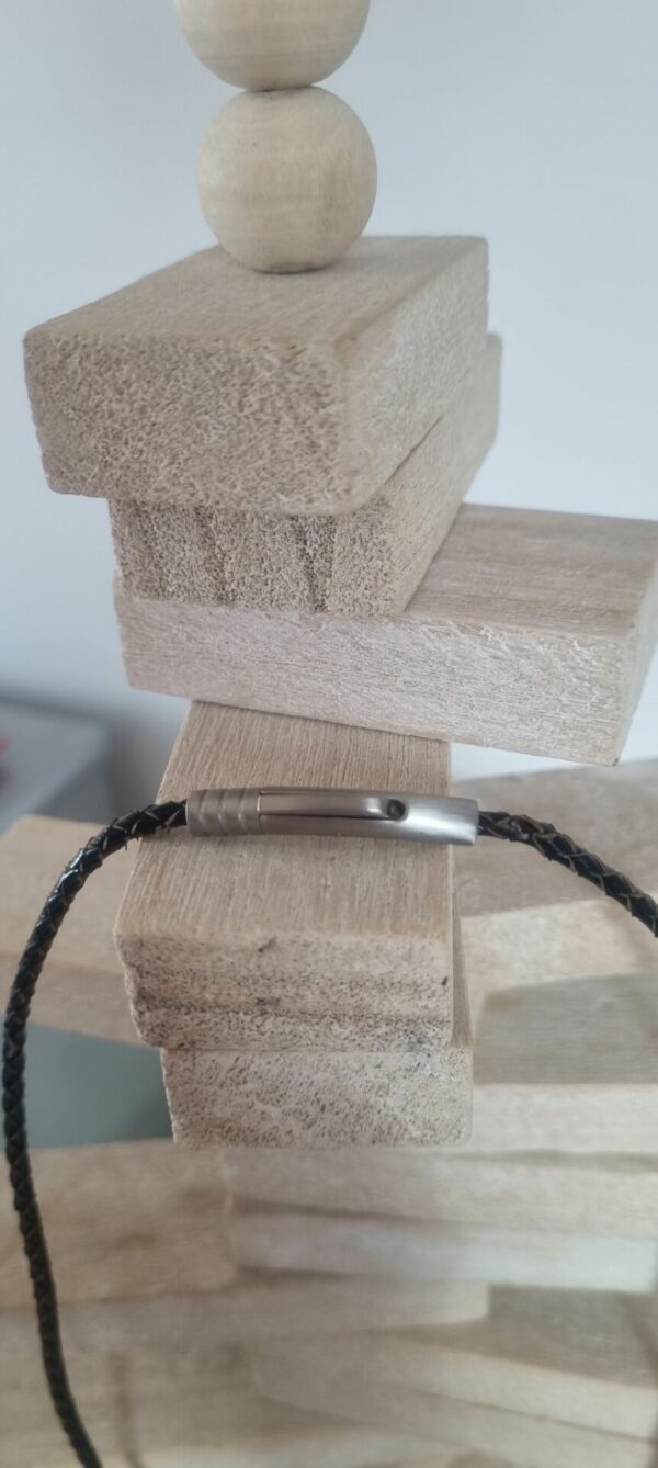 Collier homme cuir tressé marron, perles grises et noires