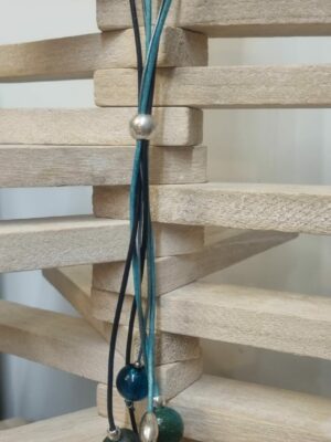 Collier sautoir cuir rond bleu et perles en verre