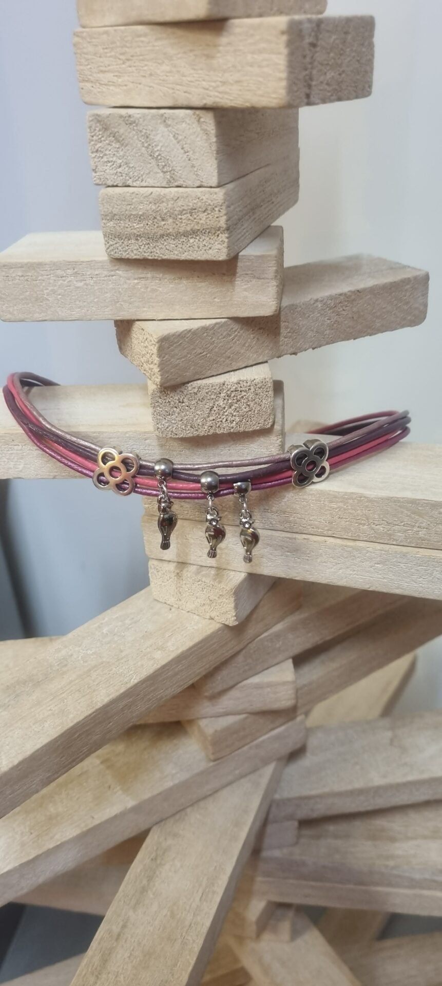 Collier femme enfant en cuir rond rose et pendentifs oiseaux