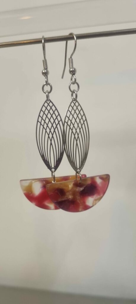 Boucles d'oreille femme estampe argentée et demi lune en acétate