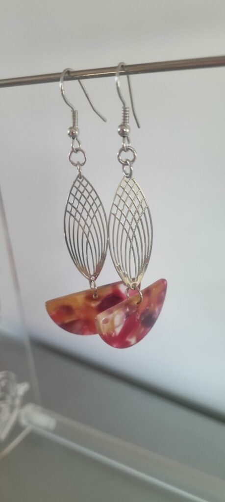 Boucles d'oreille femme estampe argentée et demi lune en acétate