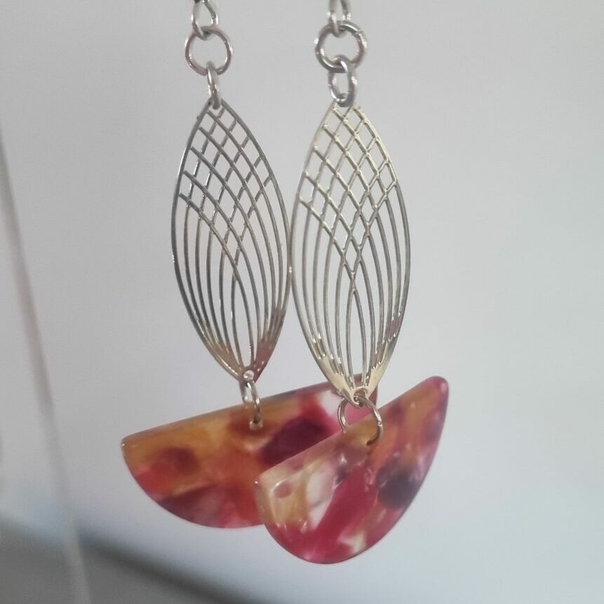 Boucles d'oreille femme estampe argentée et demi lune en acétate