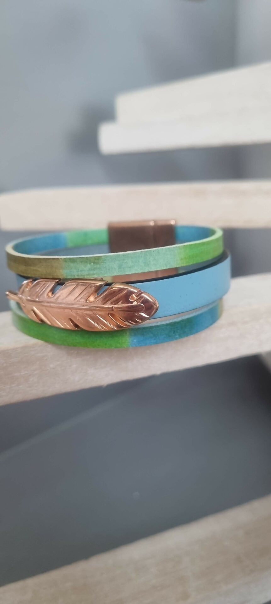 Bracelet femme 20mm bleu et vert, plume or rose