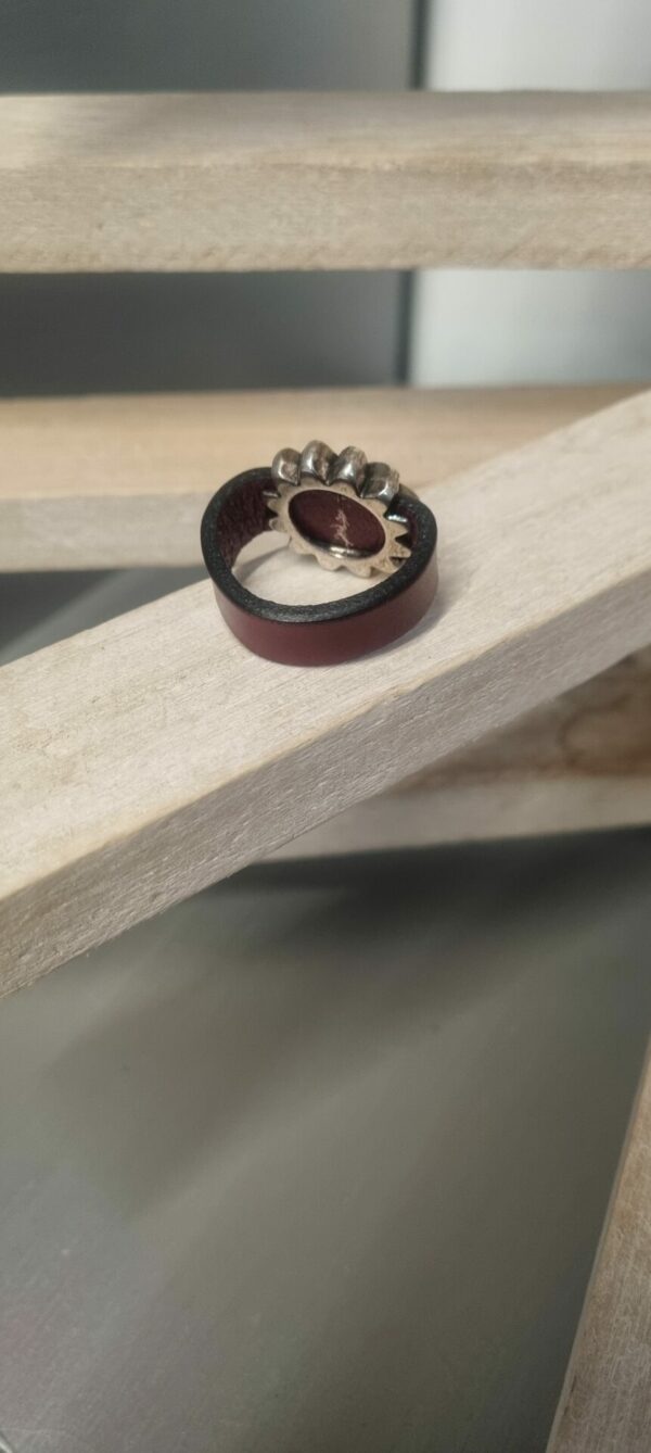4BA6A Bague femme en cuir bordeaux et fleur argentée