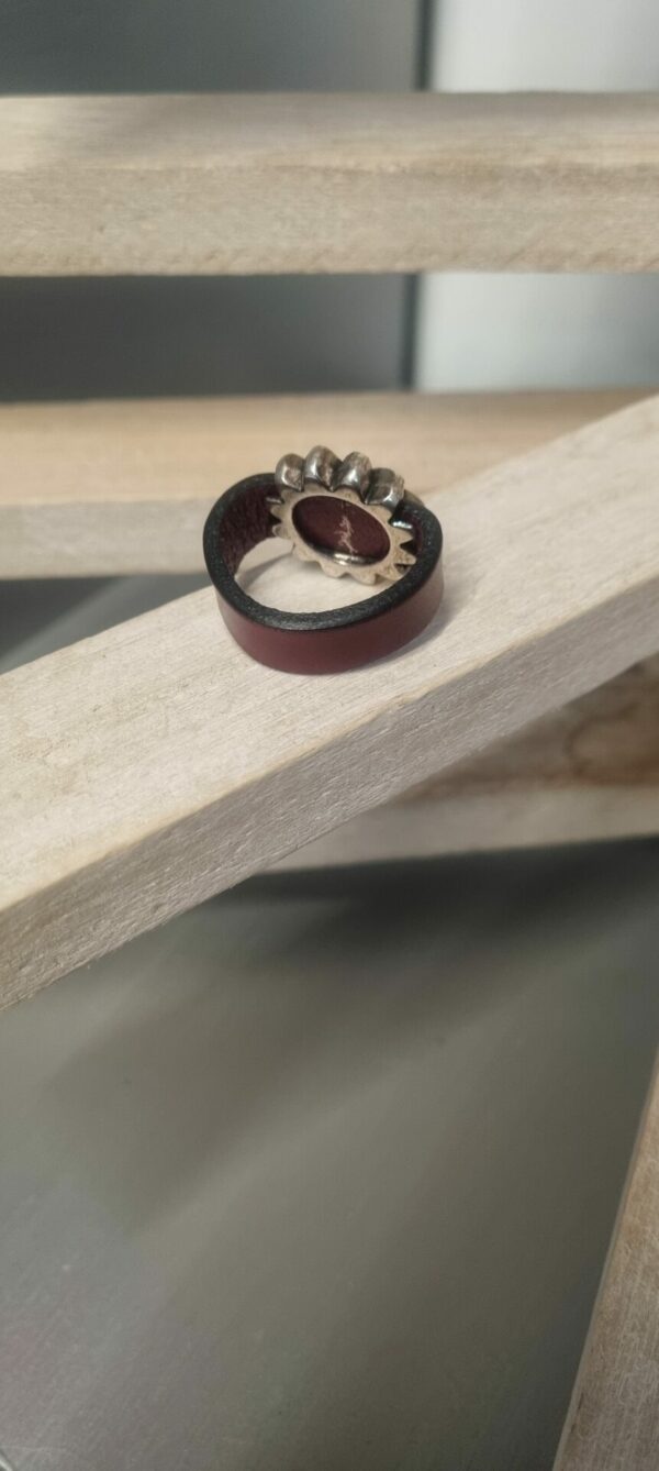 Bague femme en cuir bordeaux et fleur argentée