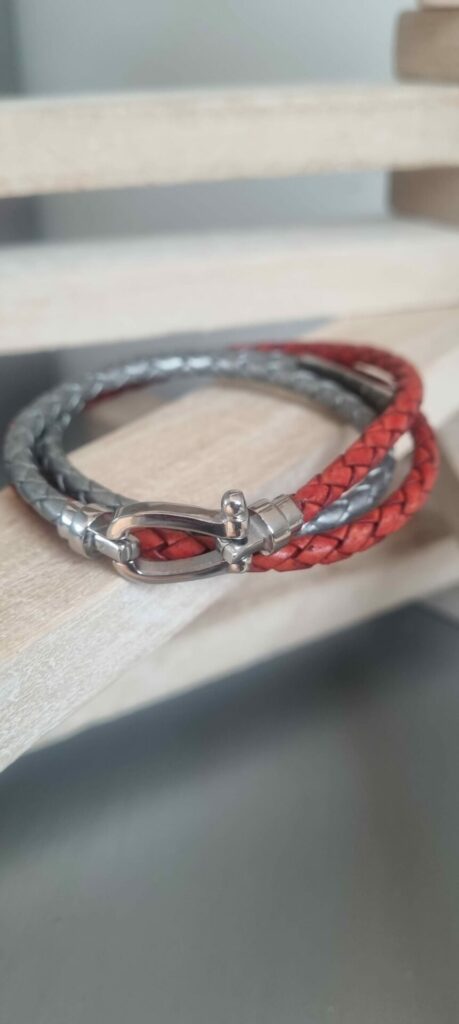 Bracelet mixte rouge et gris triple tour