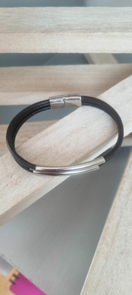Bracelet homme trois cuirs ronds marrons et tubes argentés