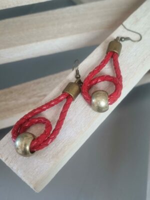 Boucles d'oreille femme en cuir tressé rouge et sa perle bronze