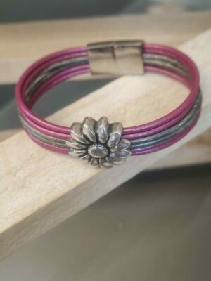 Bracelet femme en cuir rond gris et rose, passant fleur argenté – Image 2