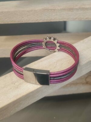 Bracelet femme en cuir rond gris et rose, passant fleur argenté – Image 4