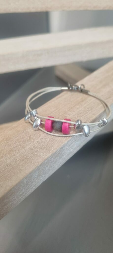 Bracelet femme, ado en cuir rond or, perles roses et argentées