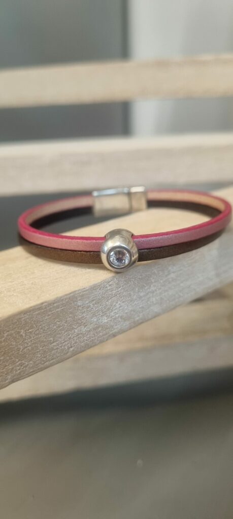 Bracelet femme cuir rose et bronze passant Swarovski