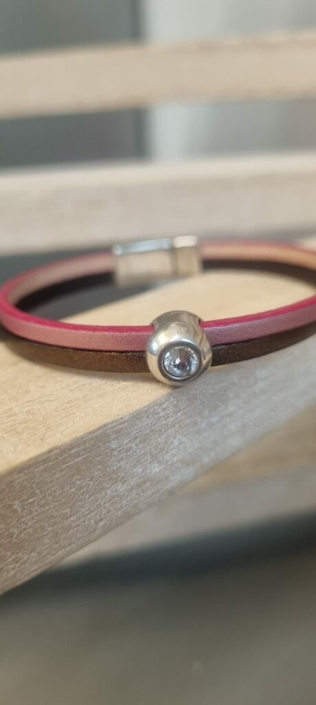 Bracelet femme cuir rose et bronze passant Swarovski