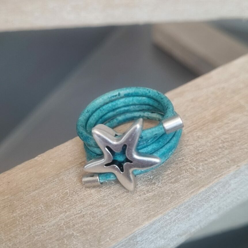 Bague femme en cuir rond bleu turquoise et son étoile argentée