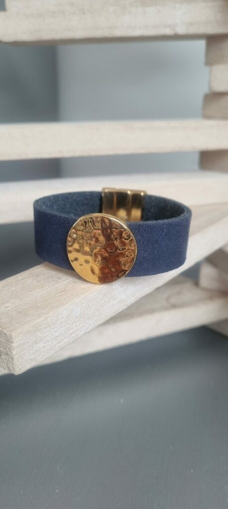 Manchette femme 20mm cuir bleu et pastille dorée