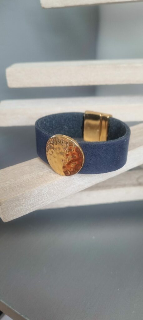 Manchette femme 20mm cuir bleu et pastille dorée