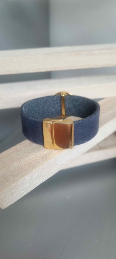 Manchette femme 20mm cuir bleu et pastille dorée