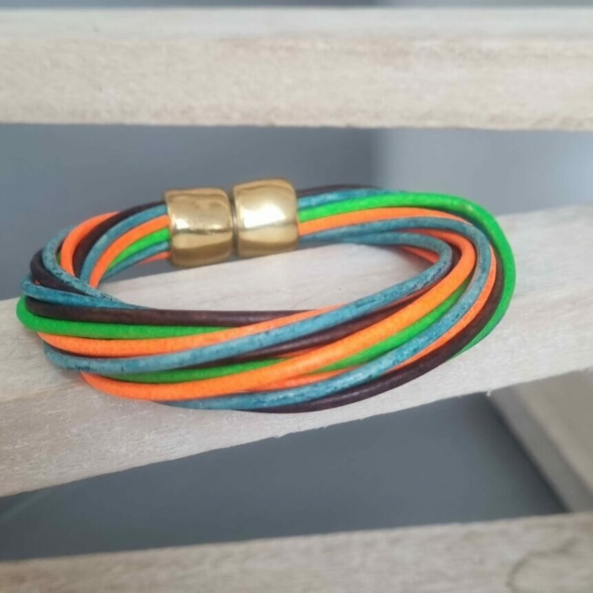 Bracelet femme en cuir rond 2mm orange, vert, bleu et marron