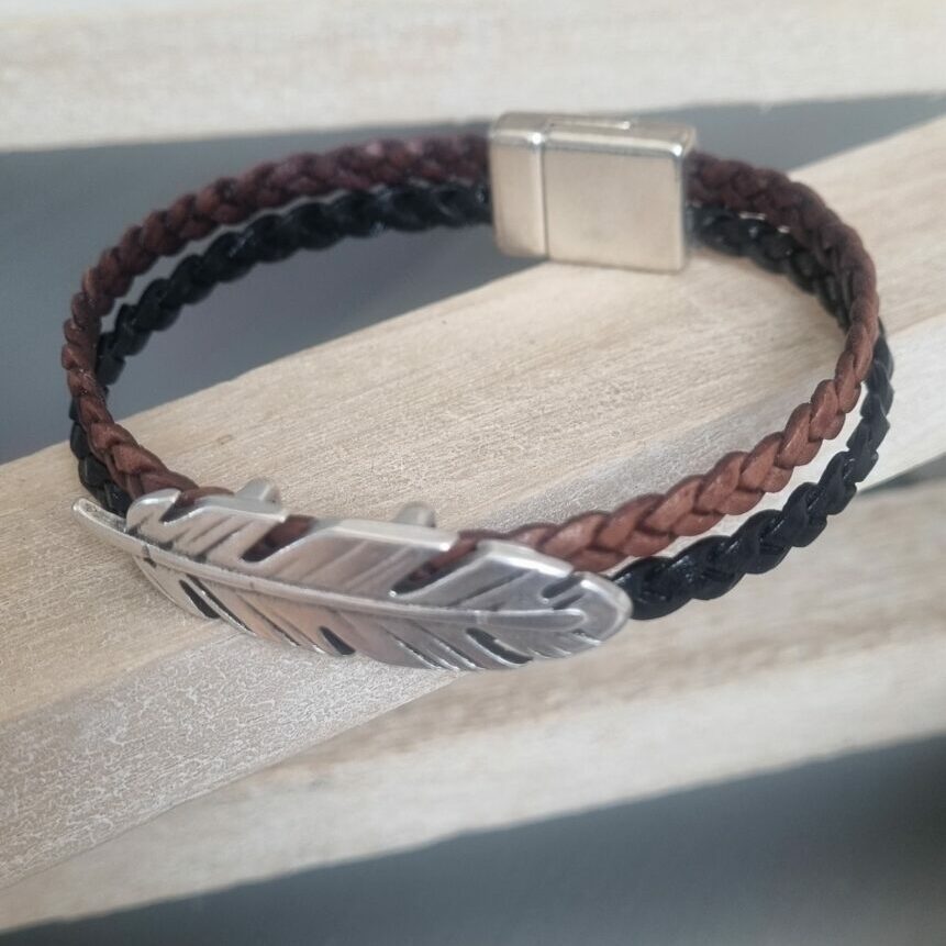Bracelet homme en cuir tressé marron et noir, plume argentée