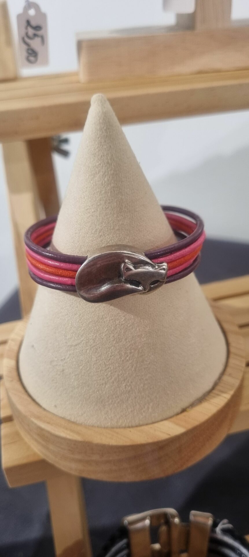 Bracelet enfant en cuir rond rose et violet et son chat argenté