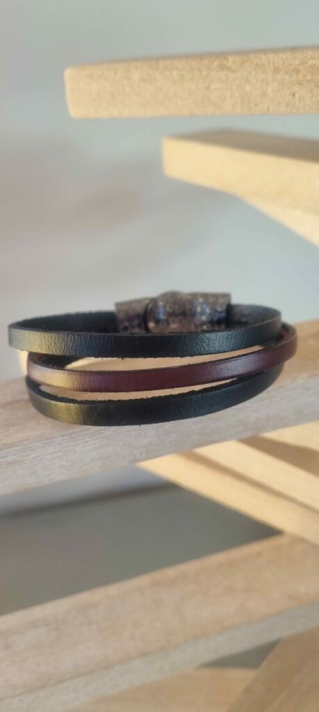 Bracelet homme en cuir noir et bordeaux plat