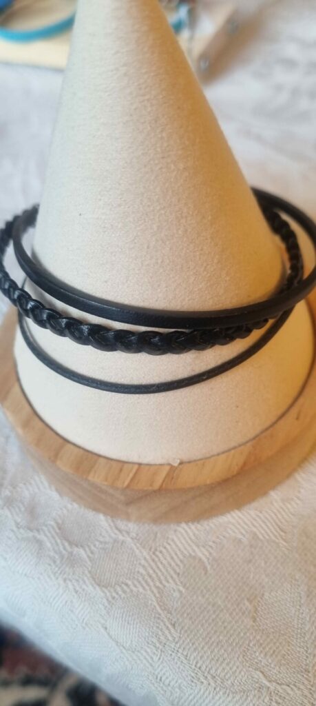 Bracelet homme en cuir noir plat, tressé et rond