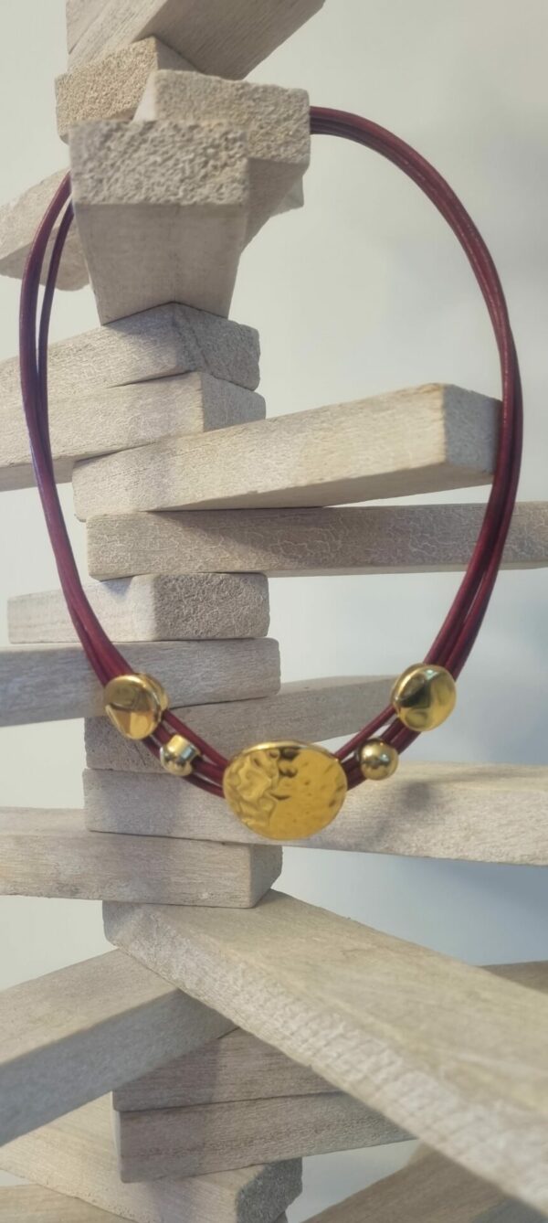 4COL32 Collier cuir rond femme rouge et passants dorés