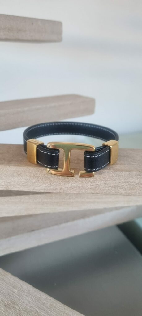Bracelet femme cuir noir et fermoir crochet doré