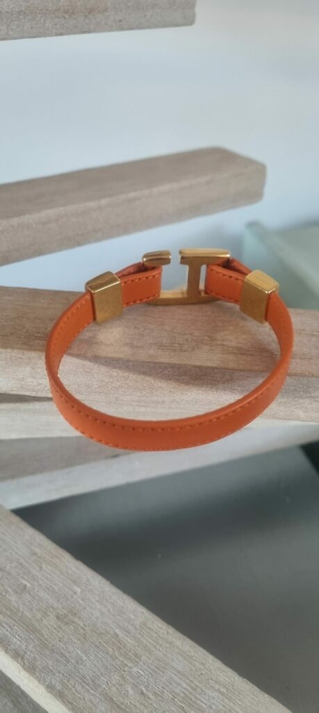 Bracelet femme cuir orange et fermoir crochet doré