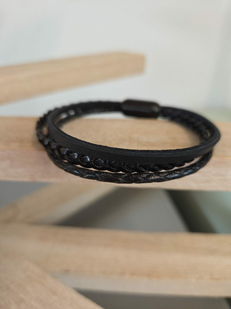 Bracelet homme en cuir rond et plat noir