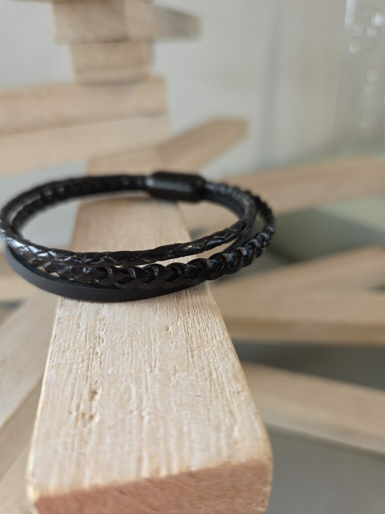 Bracelet homme en cuir rond et plat noir
