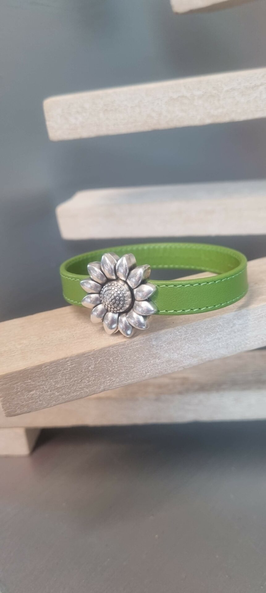 Bracelet femme cuir orange et fermoir fleur