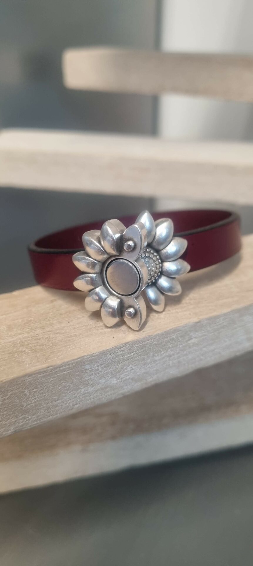 Bracelet femme cuir bordeaux et fermoir fleur