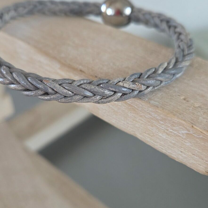 Bracelet mixte cuir rond tressé gris