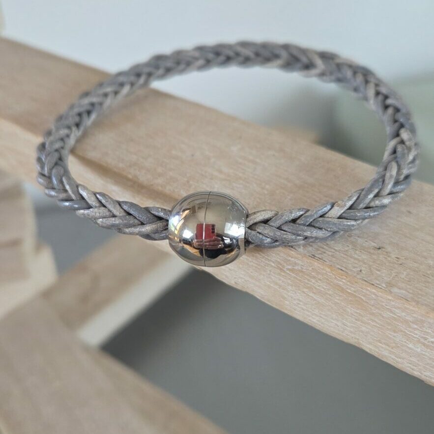 Bracelet mixte cuir rond tressé gris