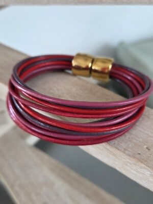Bracelet femme 16 cuirs ronds tons rose, rouge et violet
