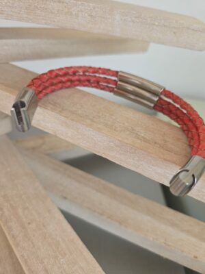 Bracelet femme cuir rond tressé rouge et tubes argentés