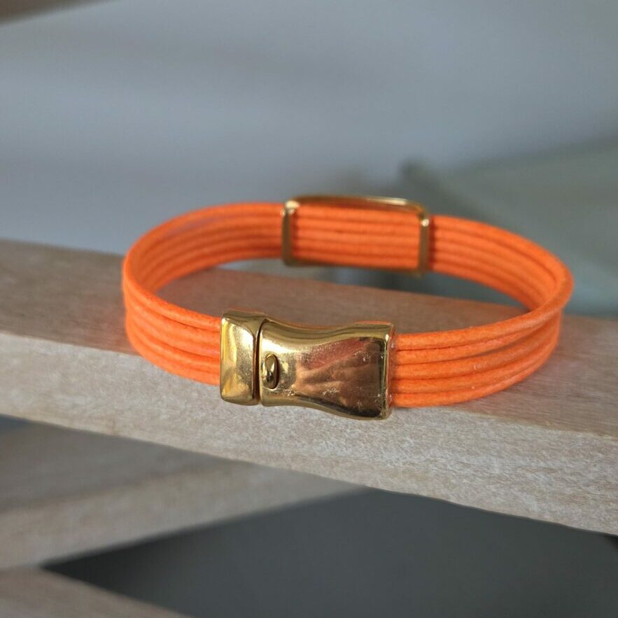 Bracelet femme en cuir rond 2mm orange fluo et passant boho