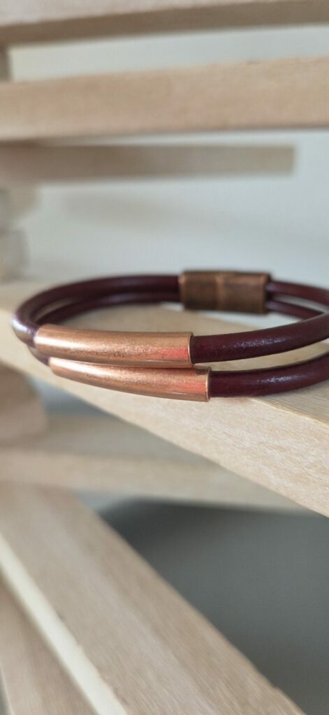 Bracelet homme cuirs ronds bordeaux et tubes cuivre