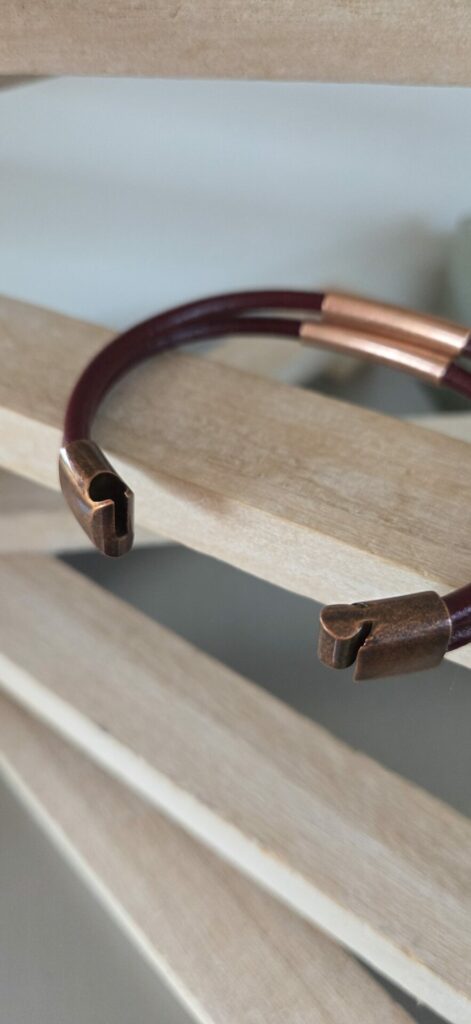Bracelet homme cuirs ronds bordeaux et tubes cuivre