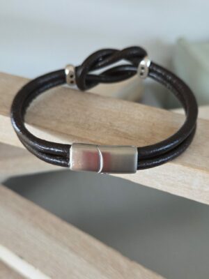 Bracelet homme cuir rond 4mm marron foncé sigle infini