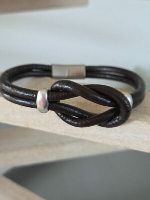 Bracelet homme cuir rond 4mm marron foncé sigle infini