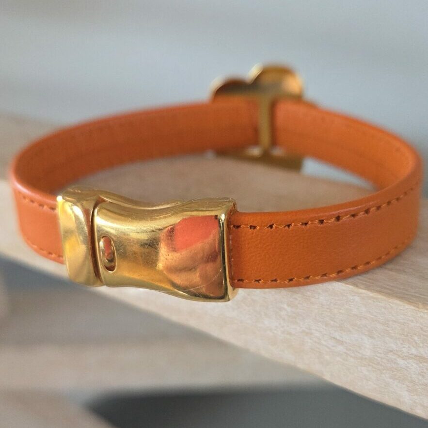 Bracelet femme en cuir cousu orange et passant fleur