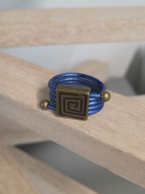 Bague femme en cuir rond bleu et passant carré bronze