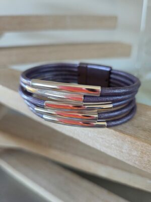 Bracelet femme en cuir rond 3mm violet et tubes argentés