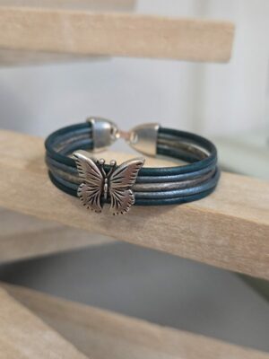 Bracelet enfant en cuir rond 2mm et papillon argenté