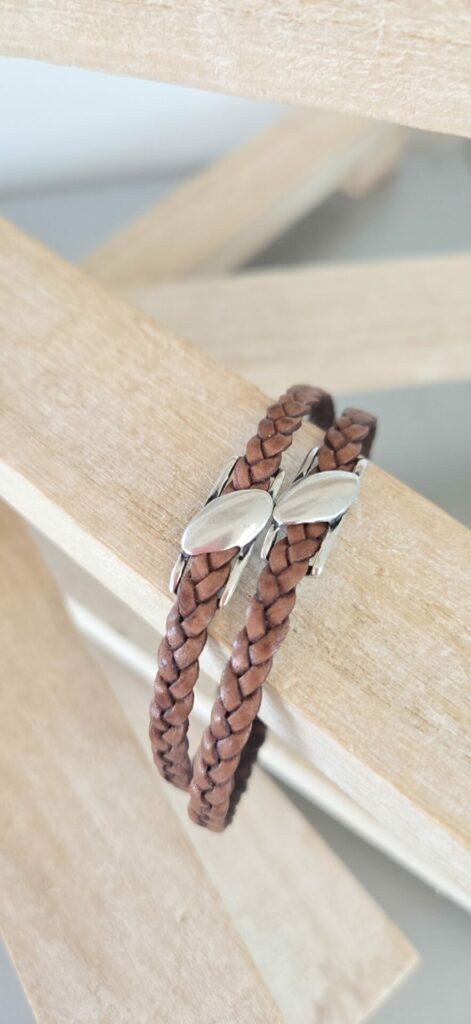 Bracelet homme en cuir tressé plat marron et marron et passants argentés