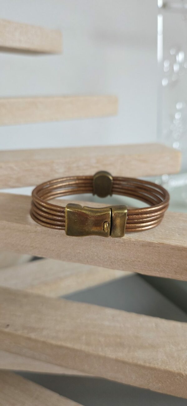 Bracelet femme cuir rond bronze et bouddha bronze